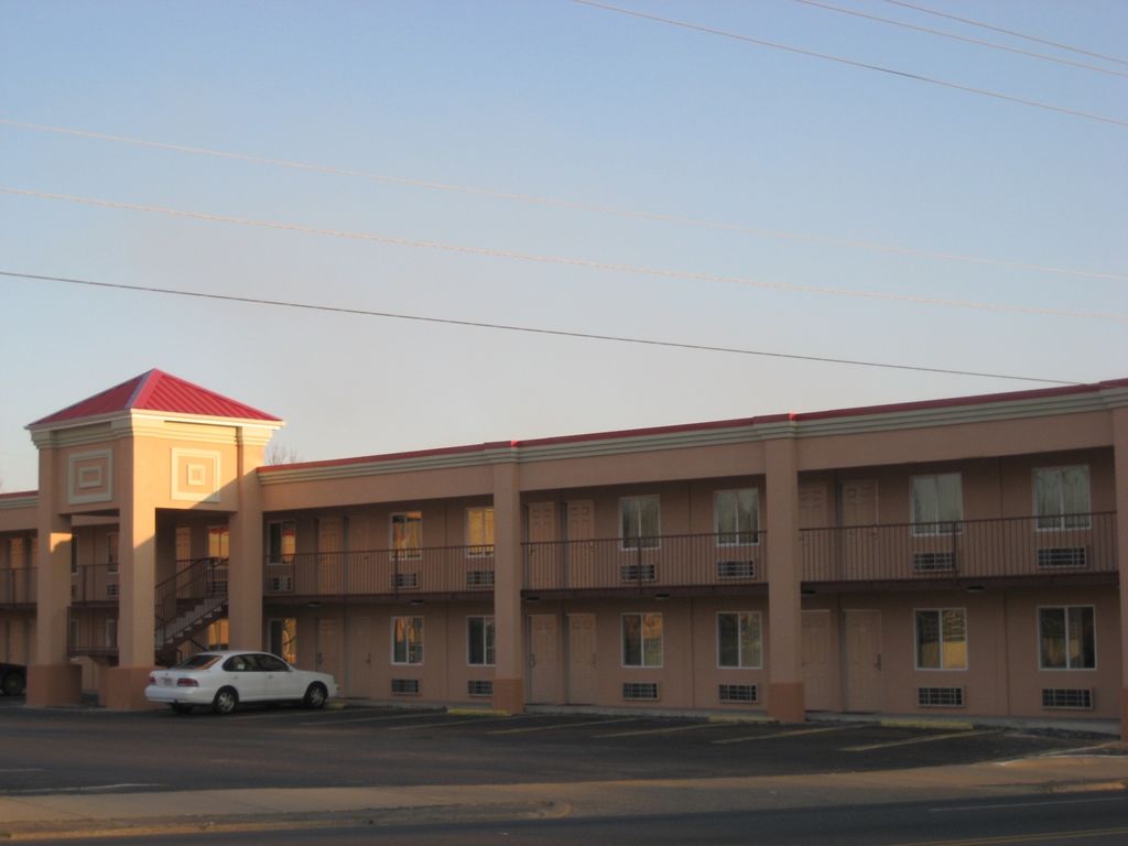Sands Central Inn Hot Springs Dış mekan fotoğraf